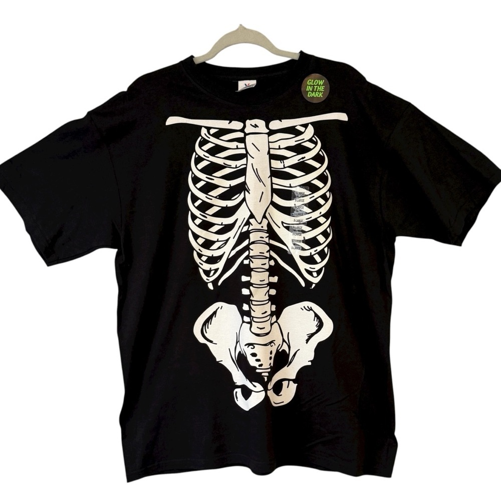 Yazbek Skeleton Halloween Glow in the dark T-shirt. Size X-Large.
